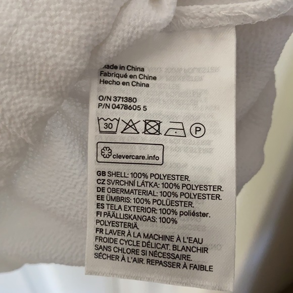 H&M Divided white crop top with sheer black sleeve - Picture 4 of 4